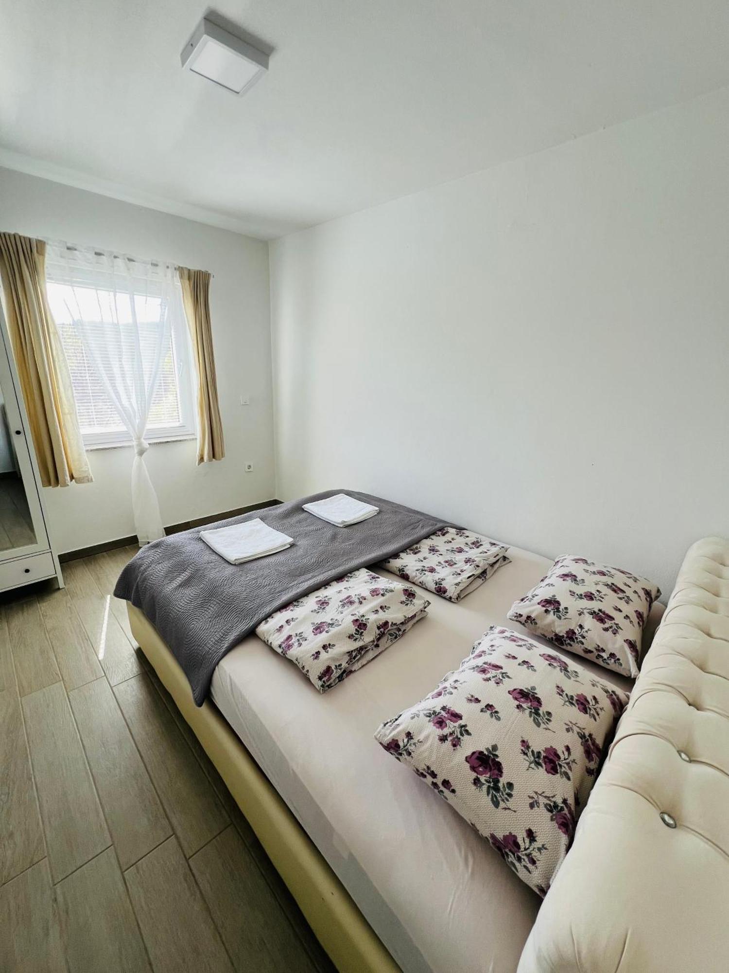 Apartments Jagodje Izola Bagian luar foto